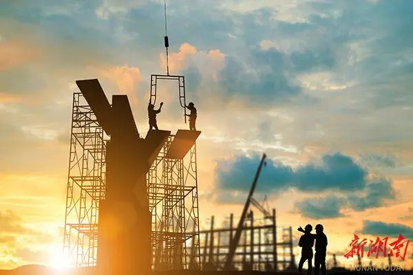 ���̻�е��ҵ�������� ȫ�򻯽ṹ���� ������Ϊ��Ҫ������